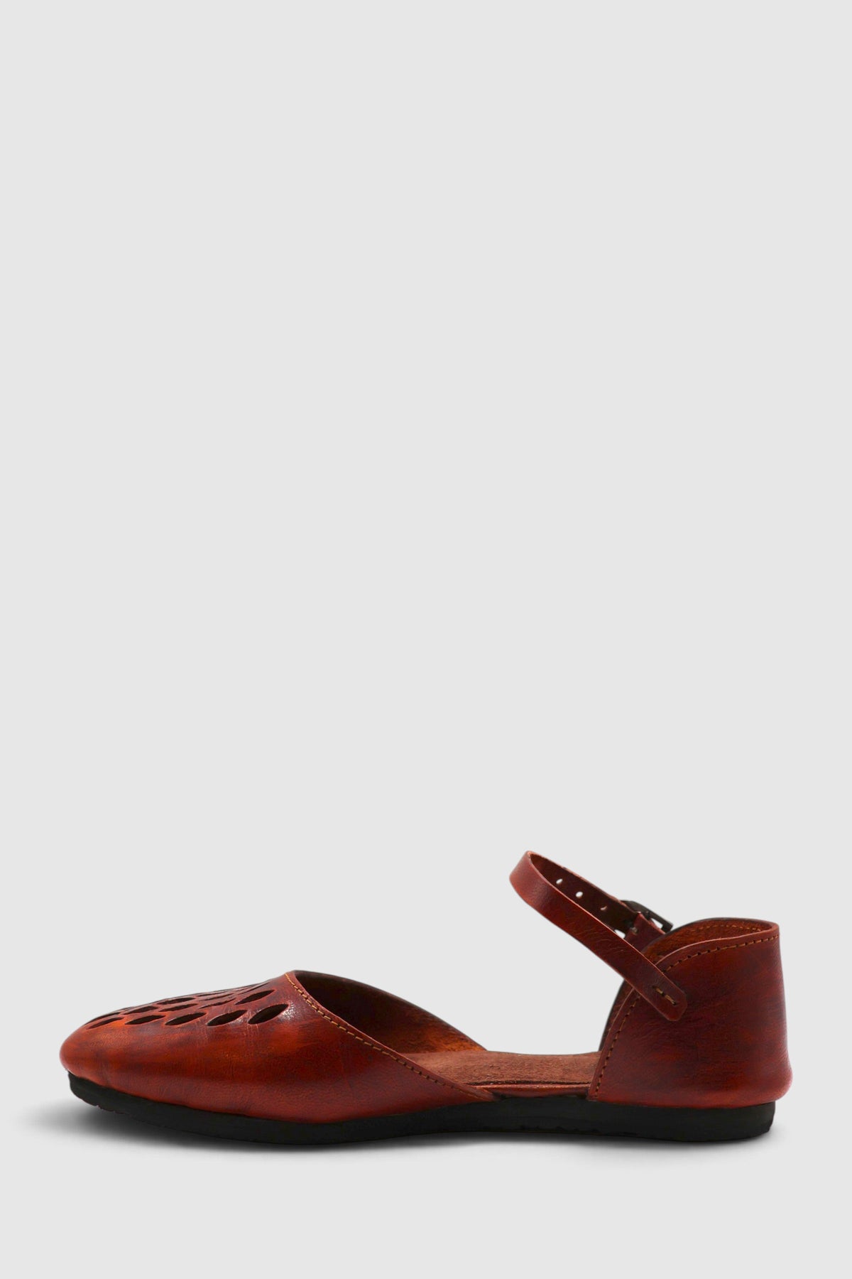 LEWIJE Coat Shoes Classic in brown, three-quarter view