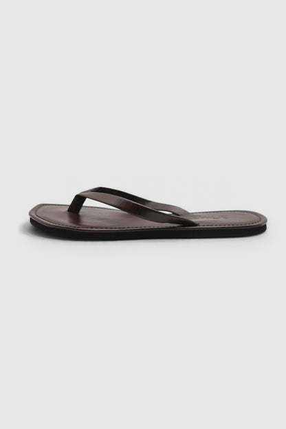 LEWIJE Mirissa flip flop in espresso brown, side profile