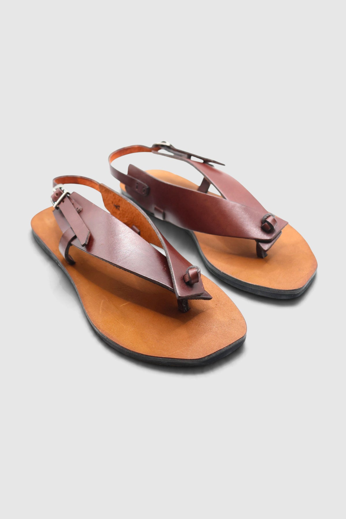 LEWIJE Serendib in brown, pair in three-quarter view from above